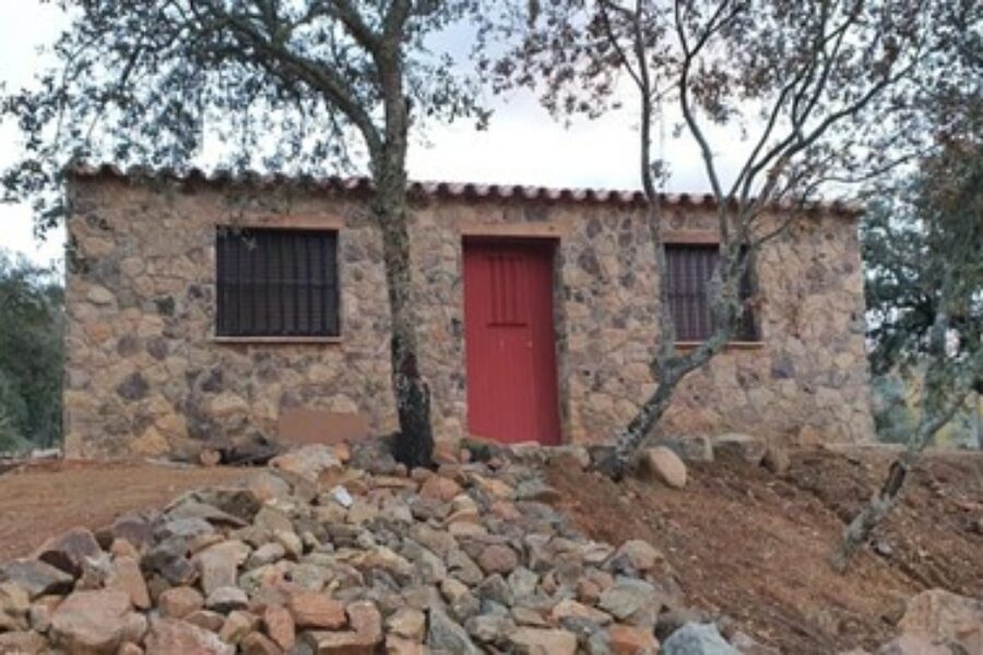 Proyecto básico, de ejecución y dirección de obra de la reconstrucción del antiguo cortijo para nave de aperos en la finca «matasiete», situada en el polígono 2, parcela 45 del t.m. de Cortegana (Huelva).